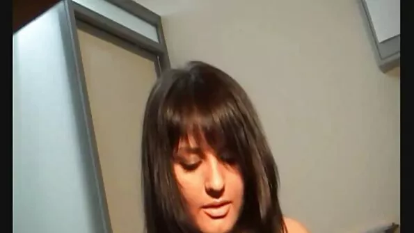 Нервова сестра робить братові sex video porno mama глибокий мінет перед трахом у пизду.
