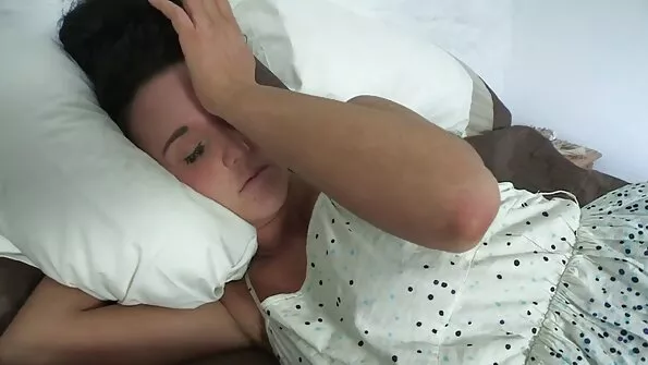Руда онука програла дідусеві super porno mama в теніс і відсмоктала член.