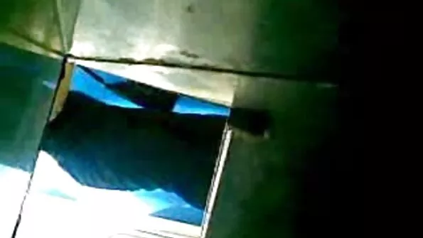 Російський батько потай від матері прийшов полизати пизду доньці секс мами с сином перед сном.