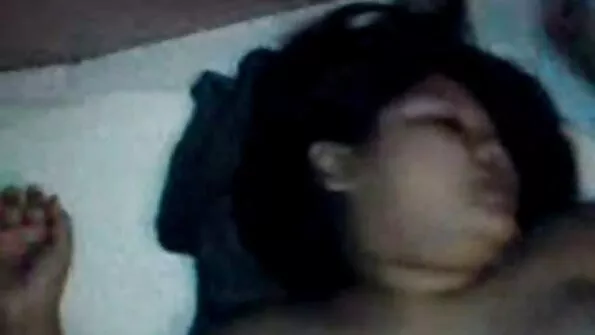 Зведений трахнув ніжки сестри порно красивих мам поки та спала і рясно їх обкінчав.