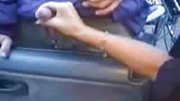 Зголодніла мати в масці смокче хуй рідного порно мама з дочкою сина.
